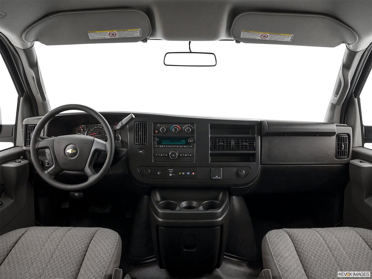 2025 Chevrolet Express photo