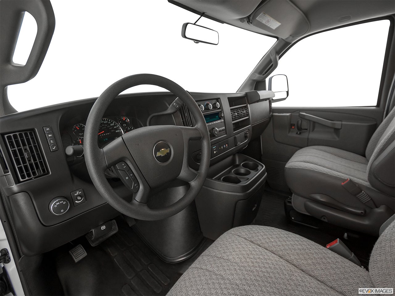 2025 Chevrolet Express photo