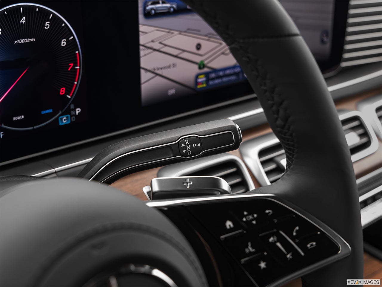 2025 Mercedes-Benz GLS photo