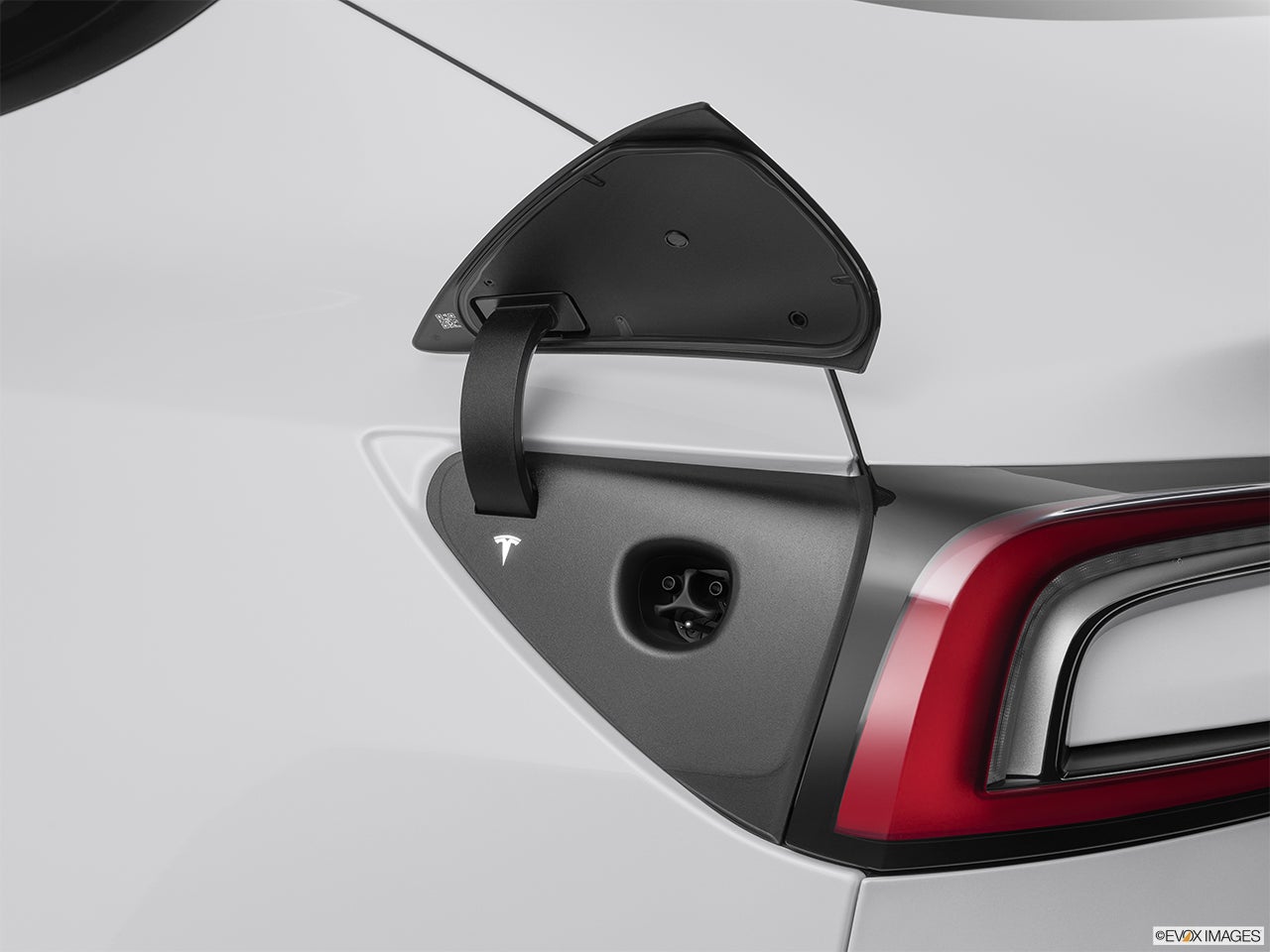2025 Tesla Model 3 photo