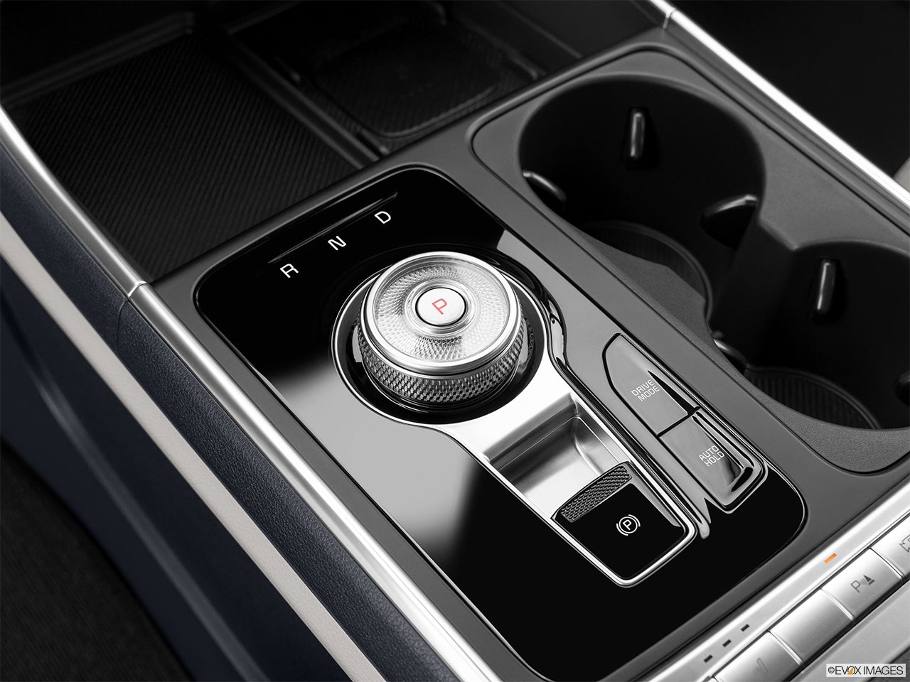 2025 Kia Carnival Hybrid photo