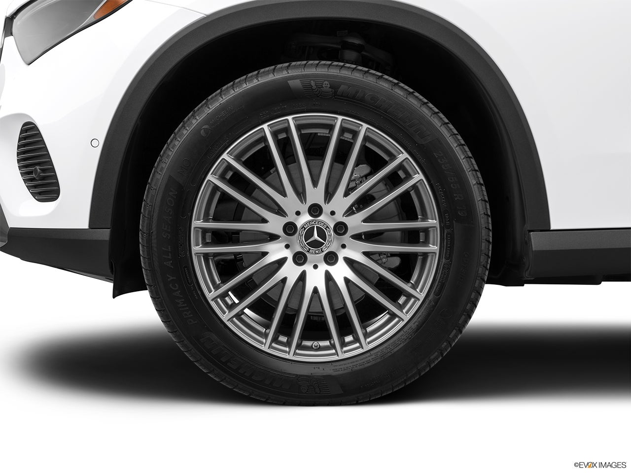 2025 Mercedes-Benz GLC photo
