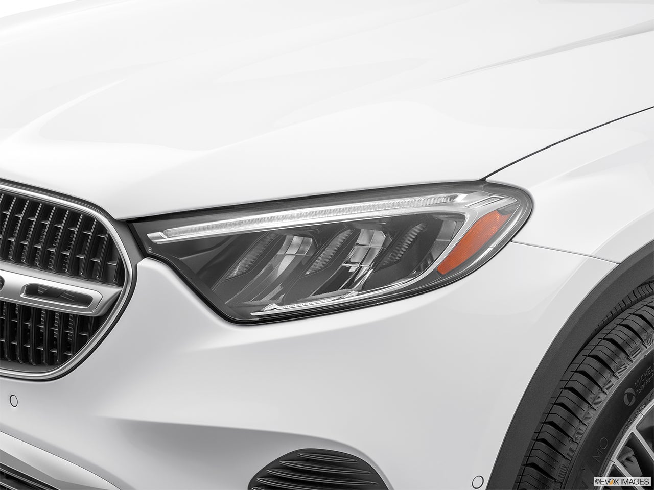 2025 Mercedes-Benz GLC photo