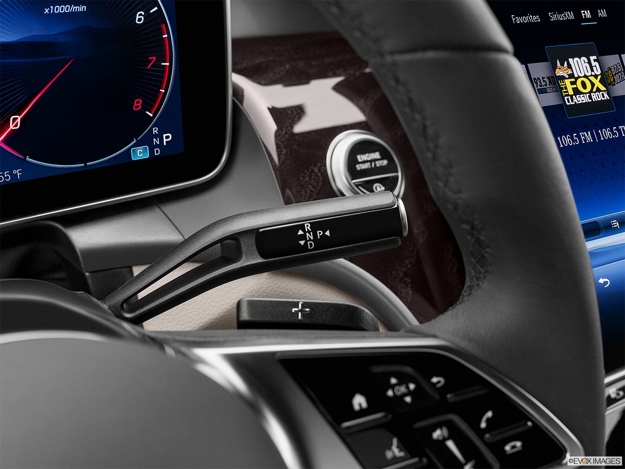 2025 Mercedes-Benz GLC photo