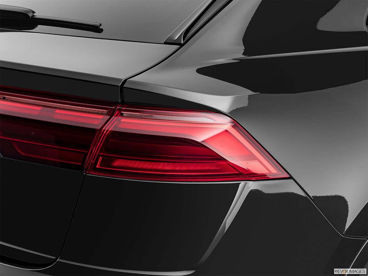 2025 Audi SQ8 photo