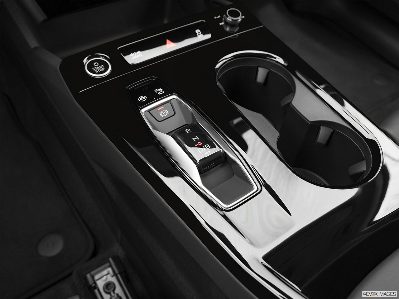 2025 Audi Q6 e-tron photo