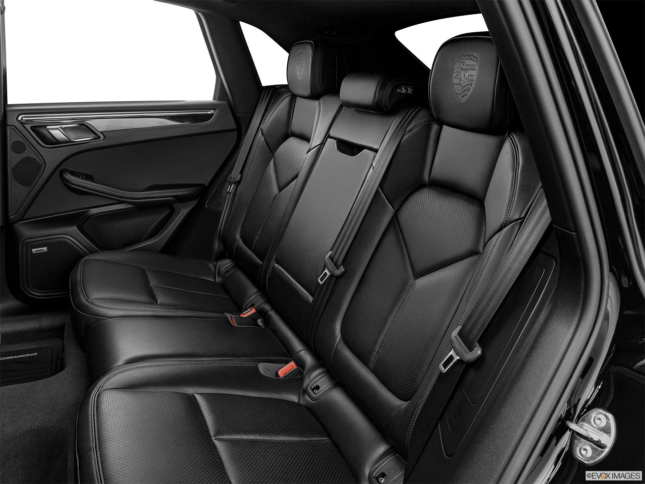 2025 Porsche Macan photo