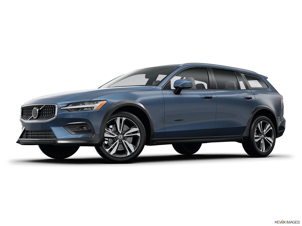 2025 Volvo V60 Cross Country photo