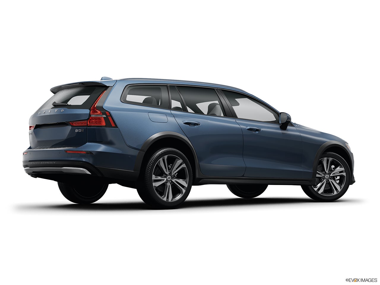 2025 Volvo V60 Cross Country photo