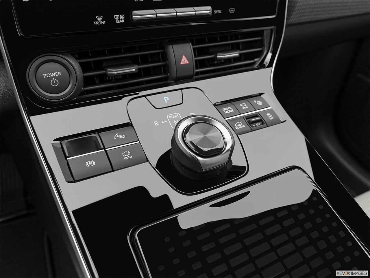 2025 Subaru Solterra photo