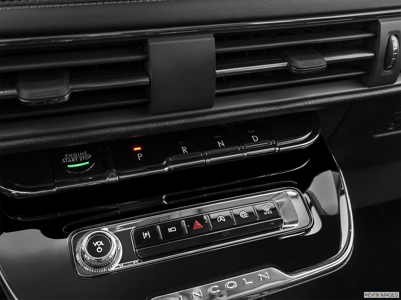 2026 Lincoln Corsair photo