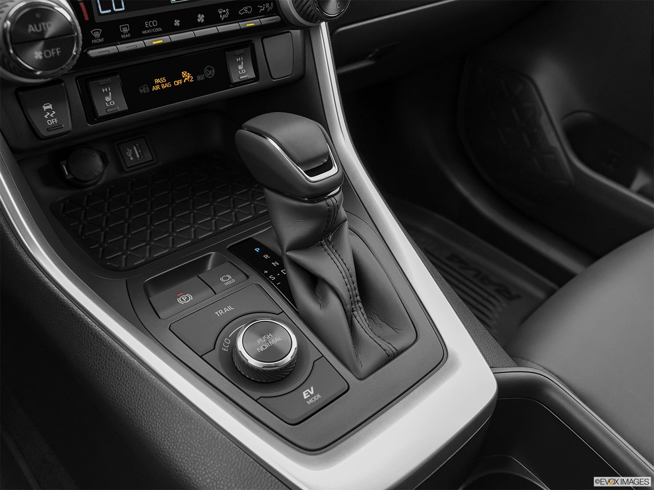 2025 Toyota RAV4 Hybrid photo