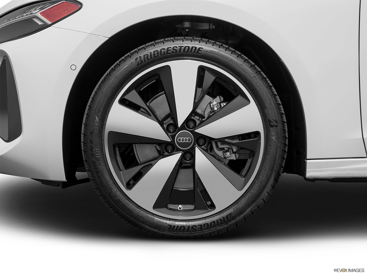 2025 Audi All-new A5 photo