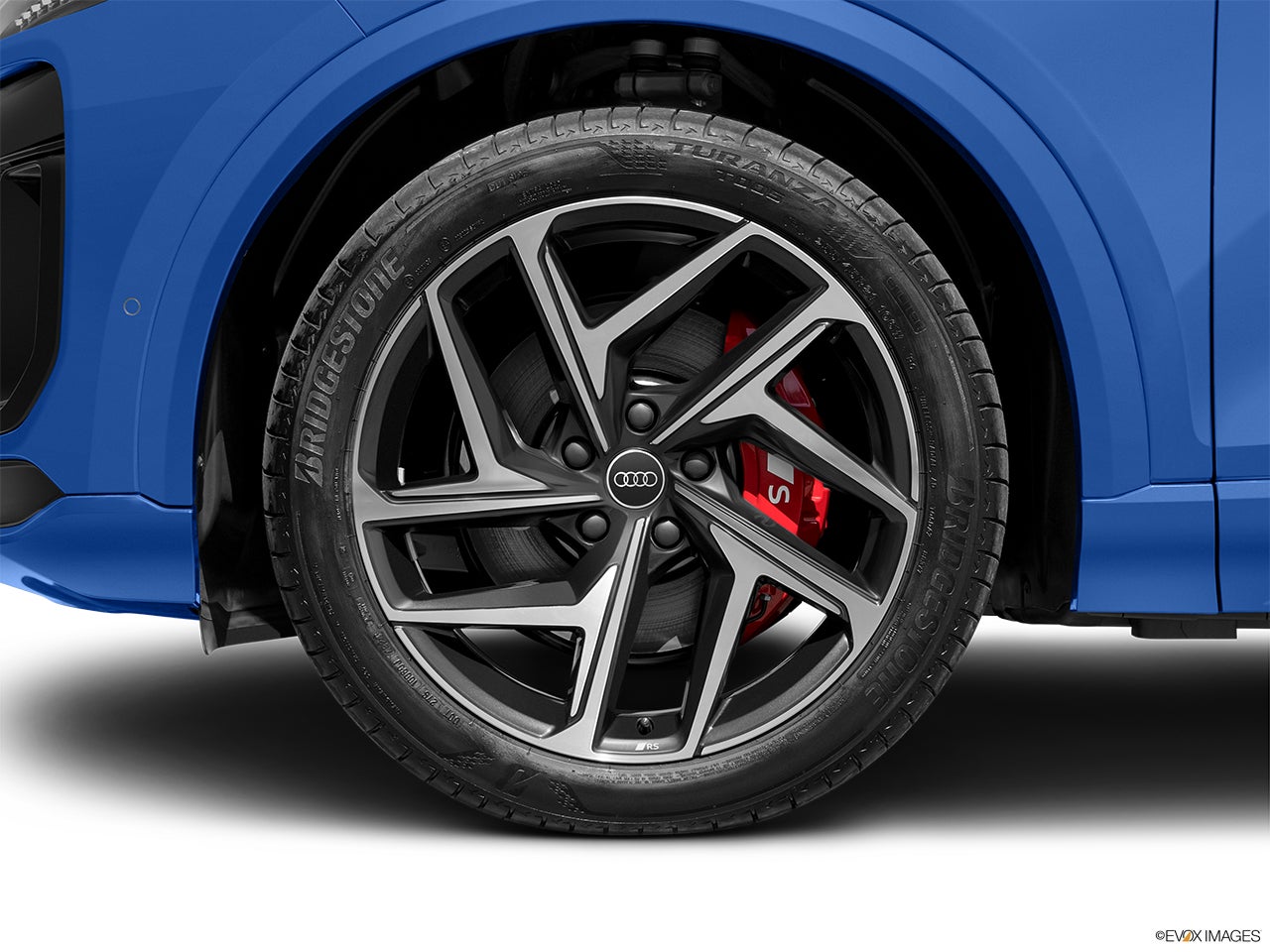 2025 Audi SQ6 e-tron photo