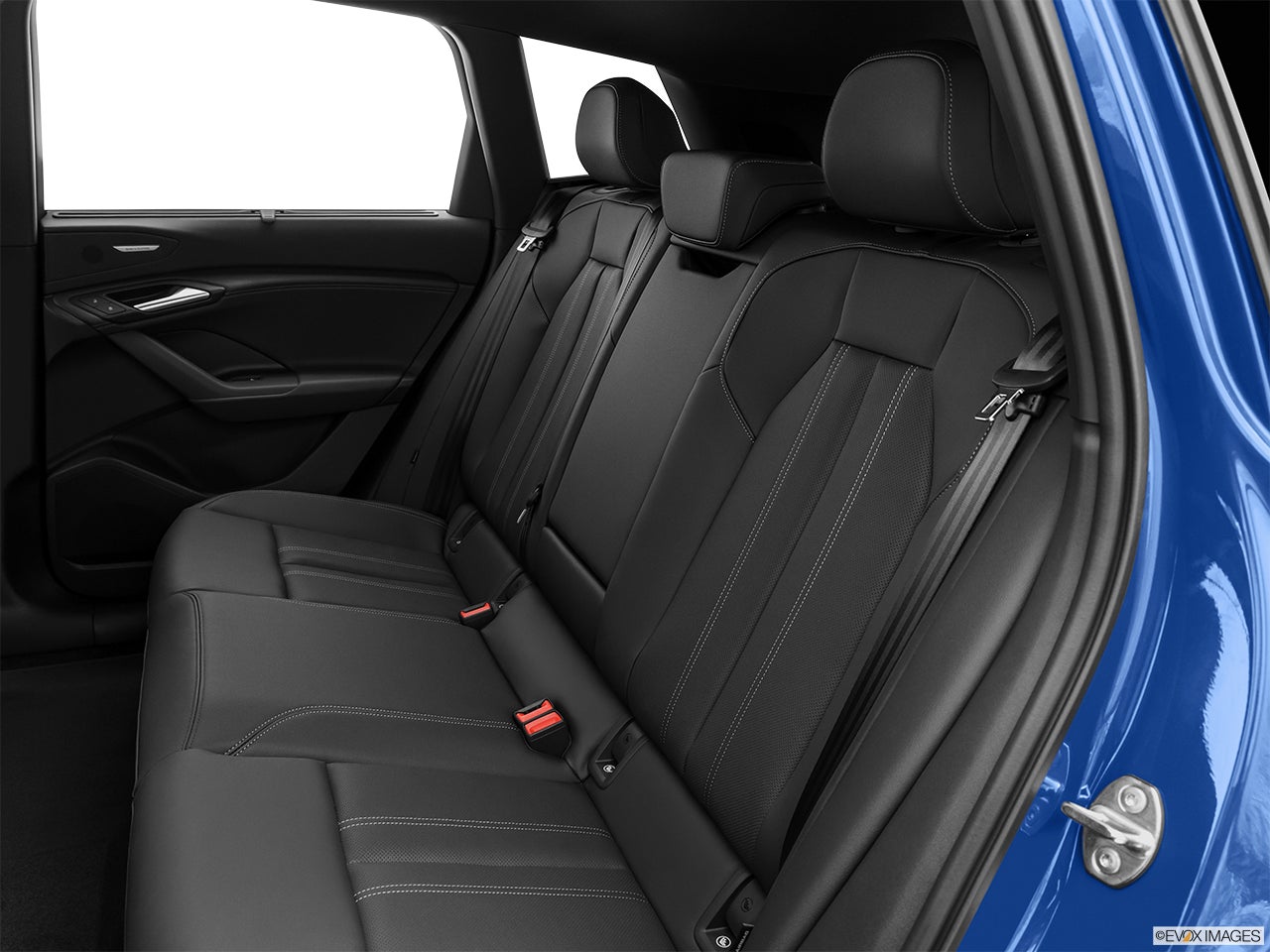 2025 Audi SQ6 e-tron photo