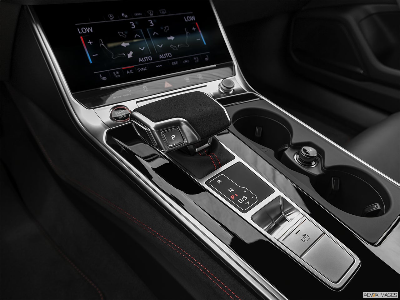 2026 Audi RS 6 Avant performance photo