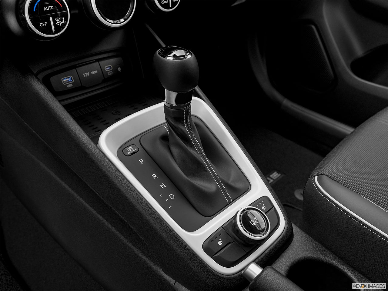 2025 Hyundai VENUE photo