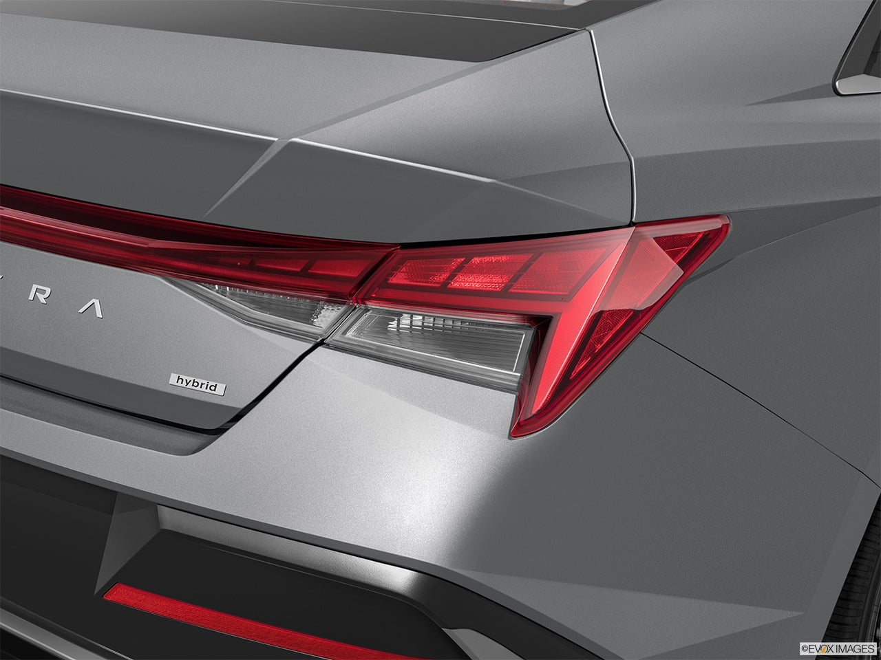 2025 Hyundai ELANTRA Hybrid photo