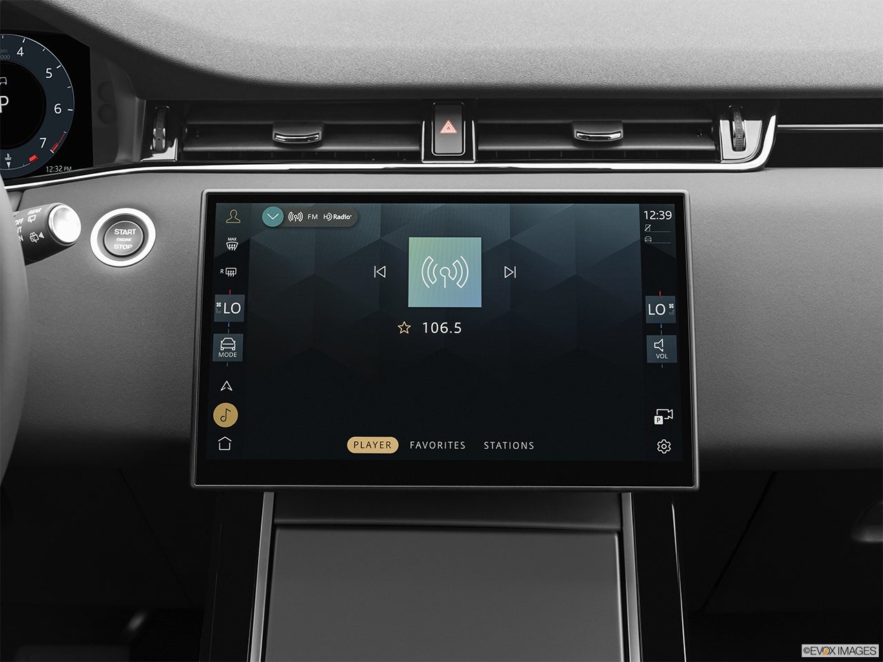 2026 Land Rover Range Rover Evoque photo