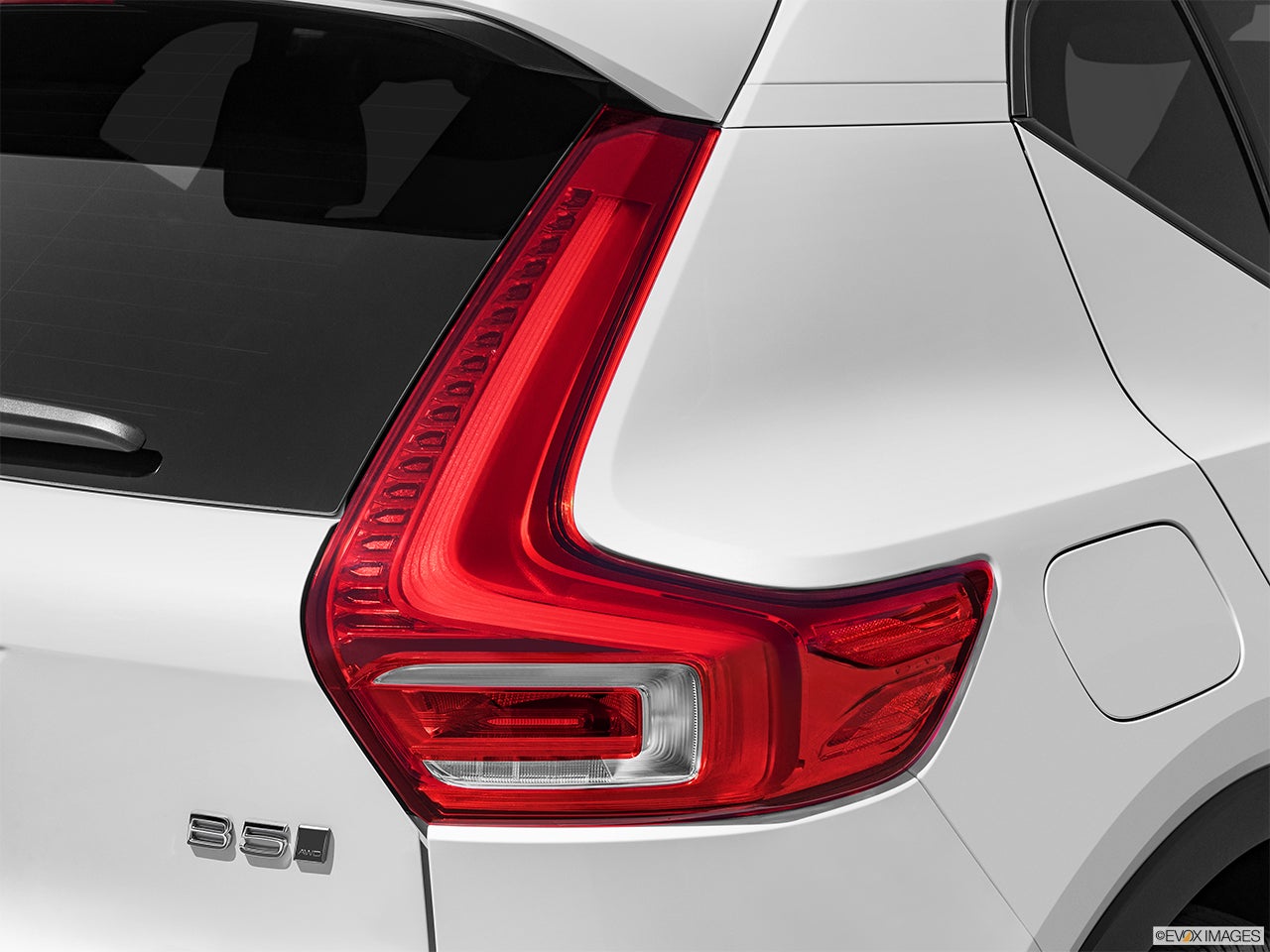 2026 Volvo XC40 photo