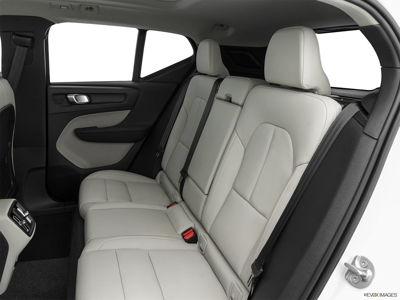 2026 Volvo XC40 photo