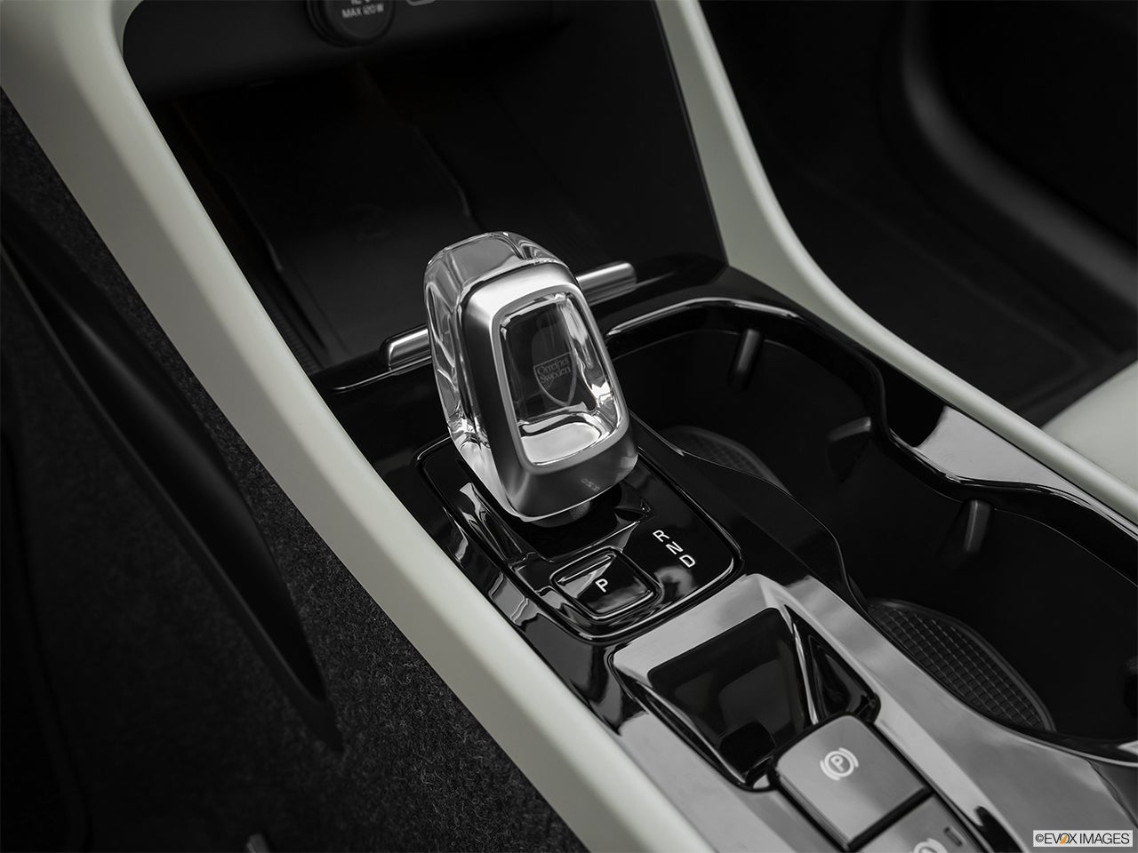 2026 Volvo XC40 photo