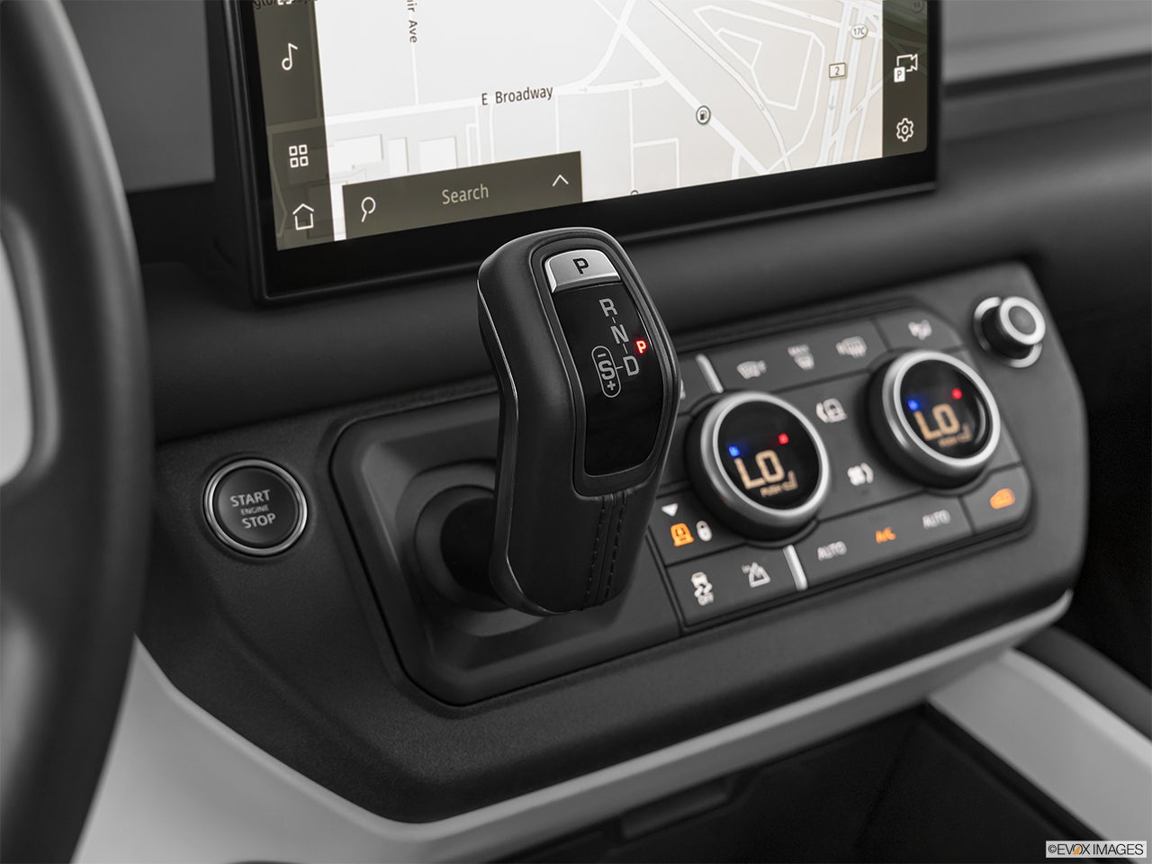 2025 Land Rover Defender photo