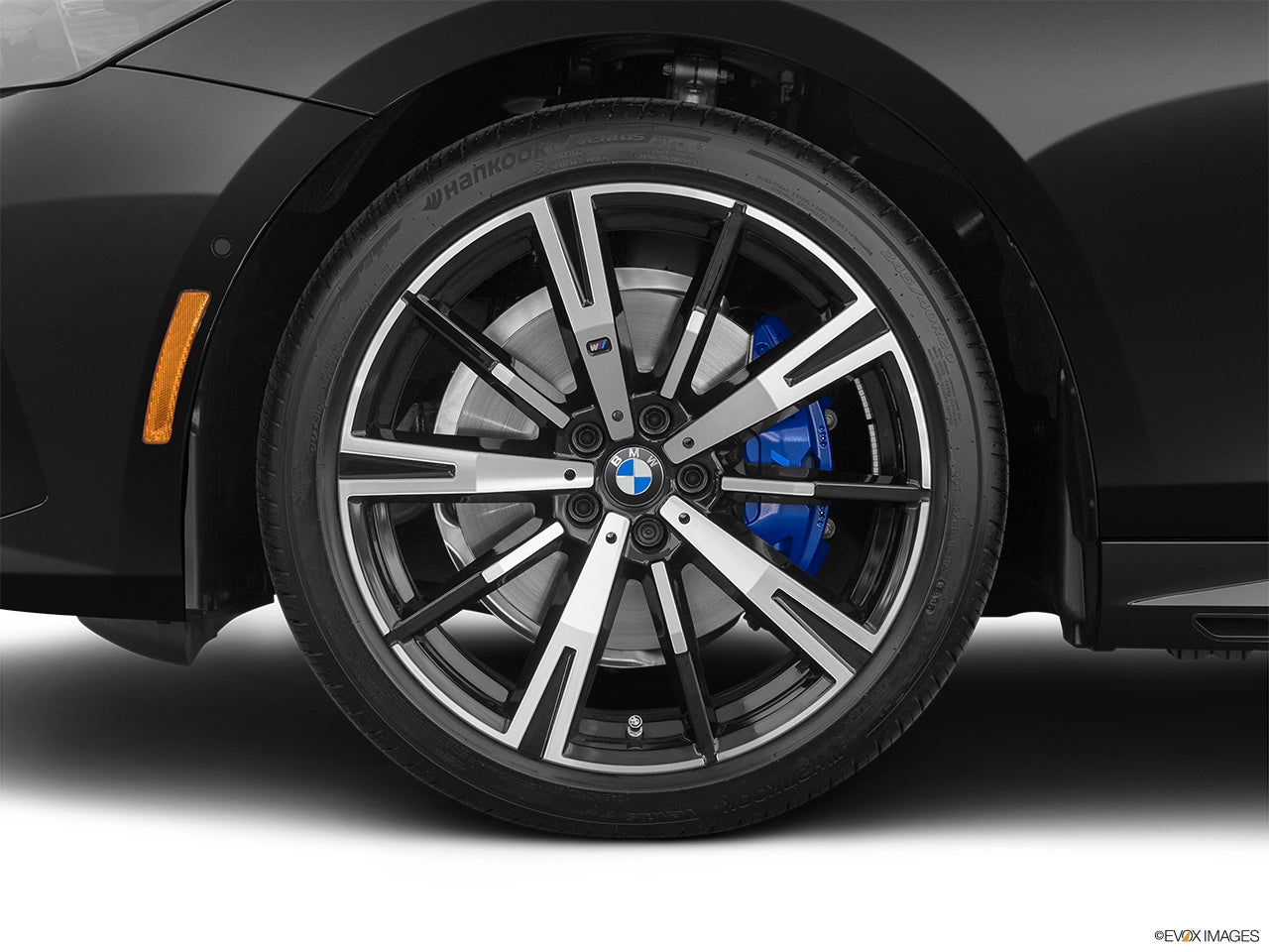 2026 BMW 5 Series photo