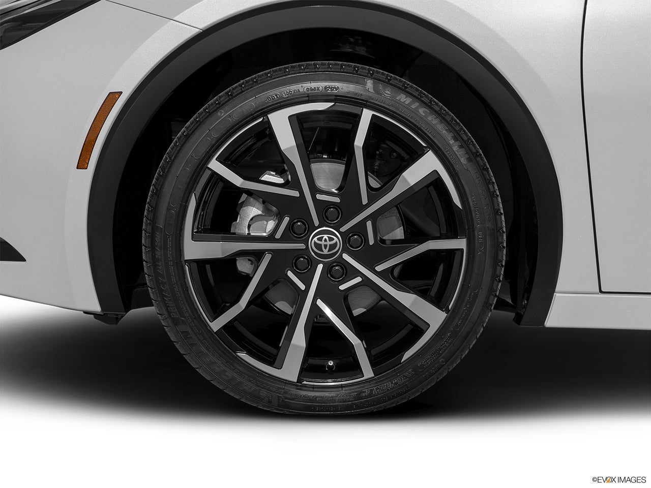 2026 Toyota Prius Plug-in Hybrid photo