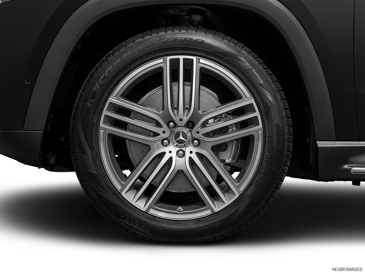 2026 Mercedes-Benz GLS photo