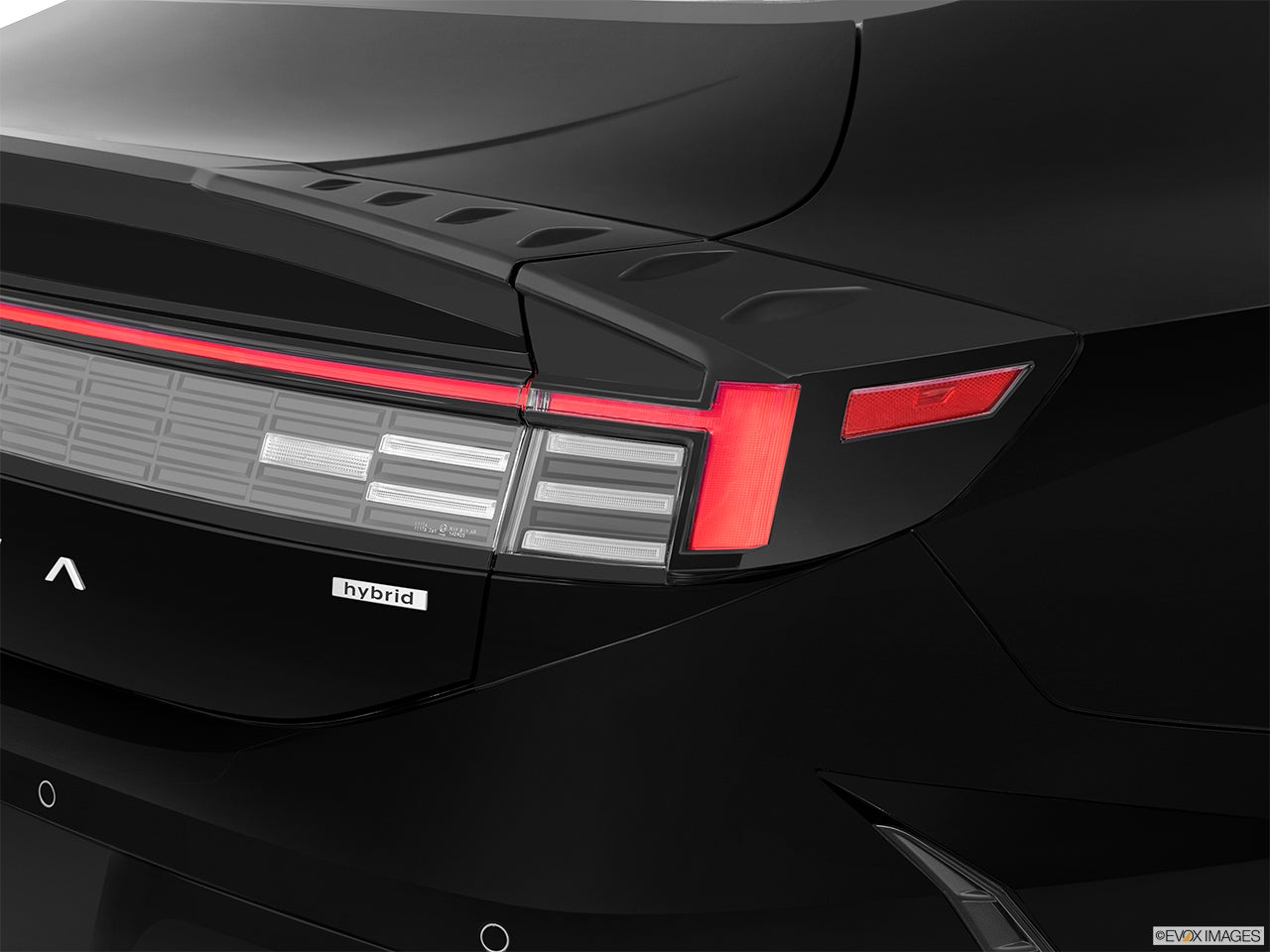 2026 Hyundai SONATA Hybrid photo