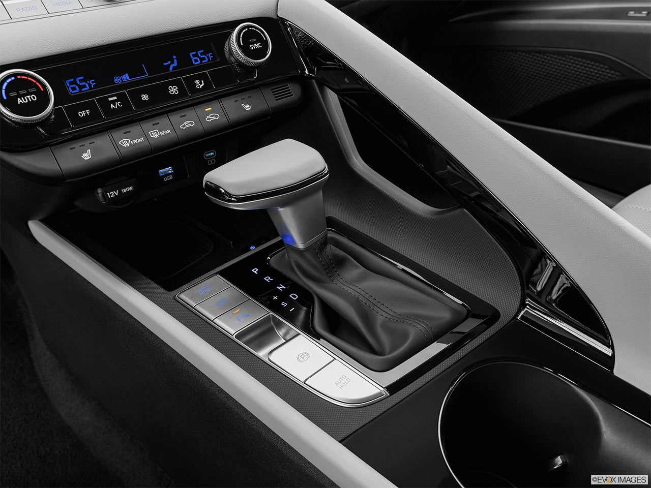 2026 Hyundai ELANTRA photo