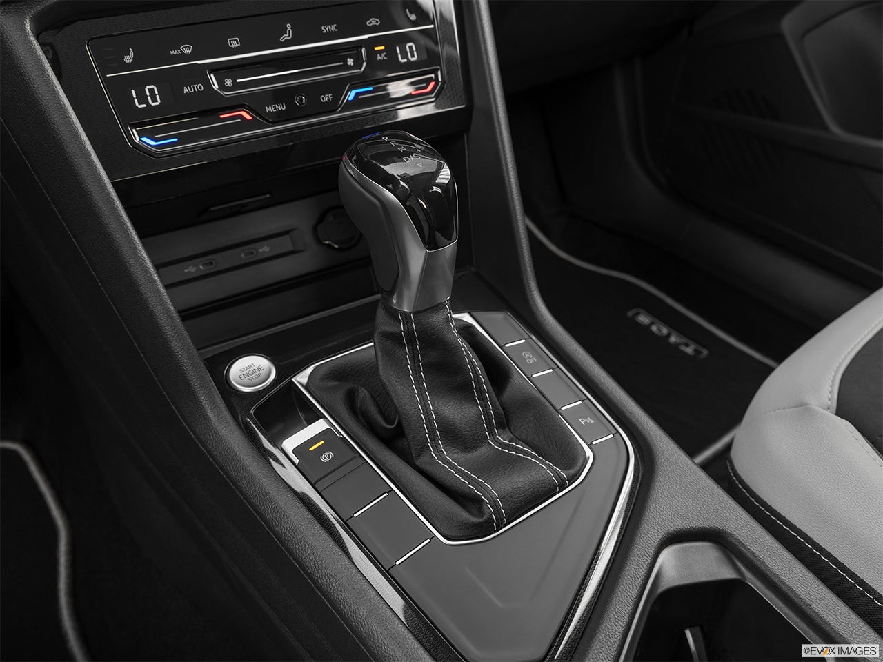 2026 Volkswagen Taos photo