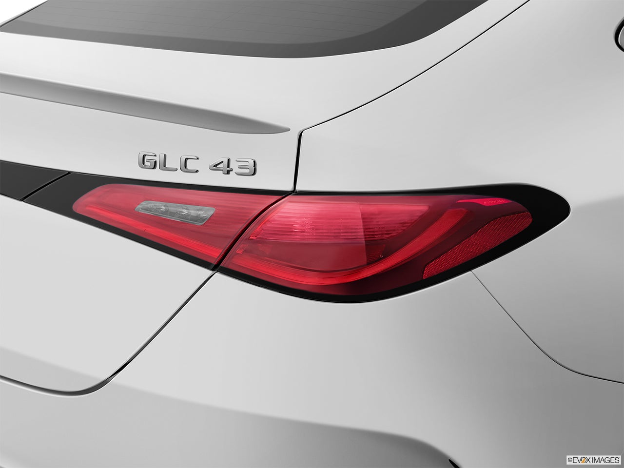 2026 Mercedes-Benz GLC photo