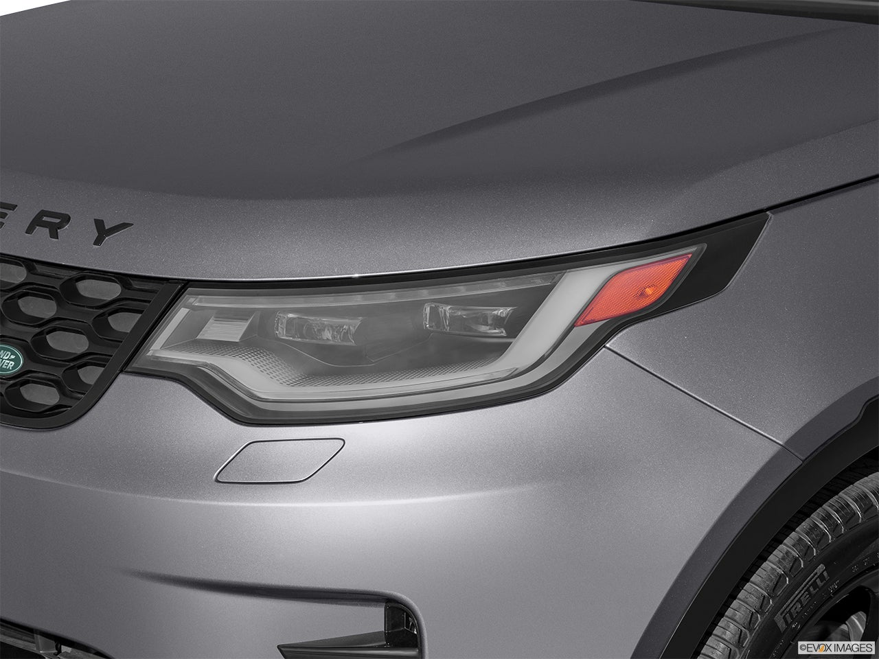 2025 Land Rover Discovery photo