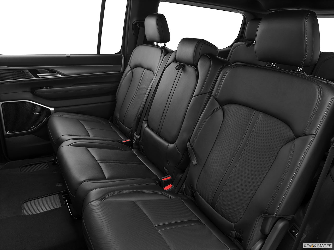 2026 Jeep Grand Wagoneer photo