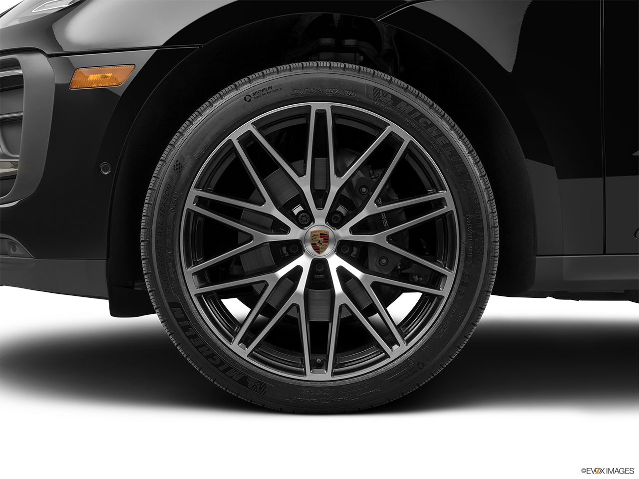 2026 Porsche Macan photo