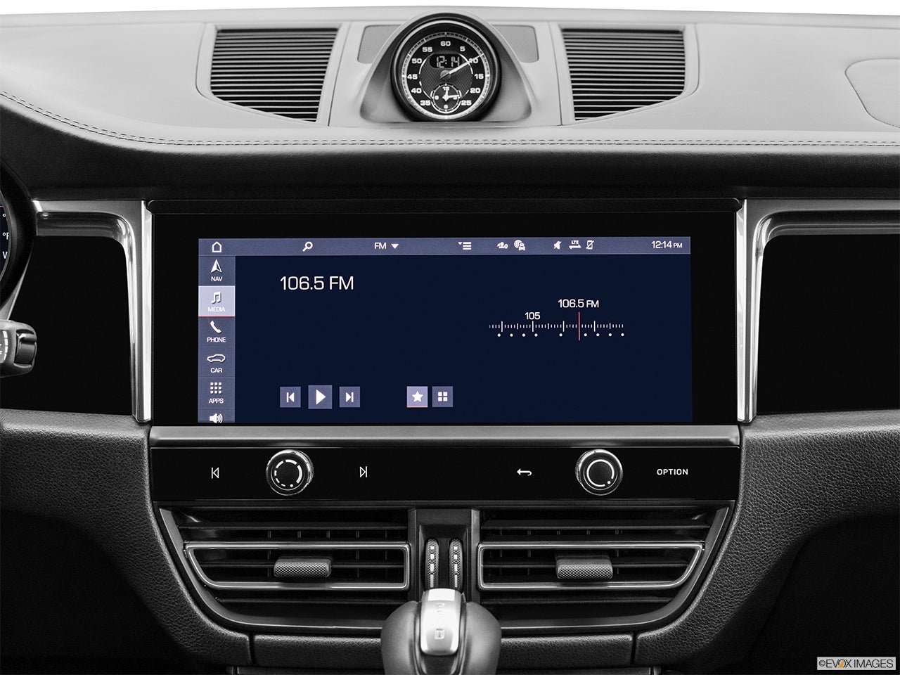 2026 Porsche Macan photo