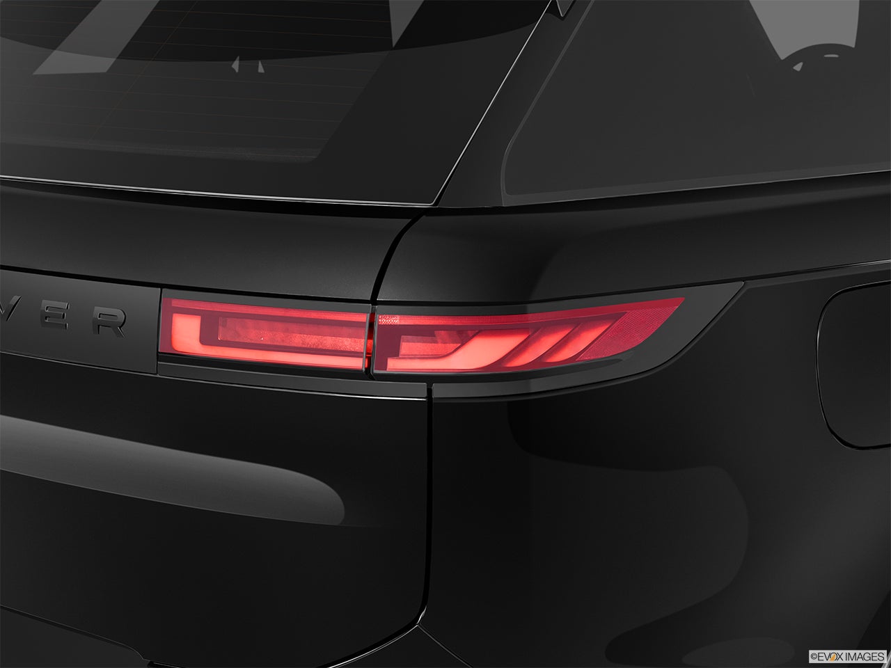 2026 Land Rover Range Rover Sport photo