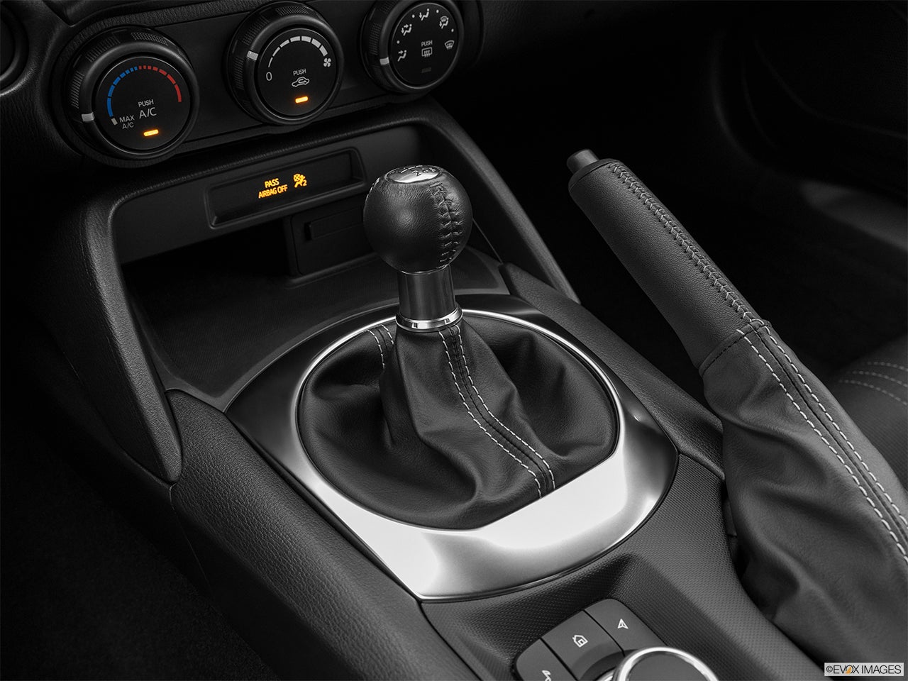 2026 Mazda MX-5 Miata photo