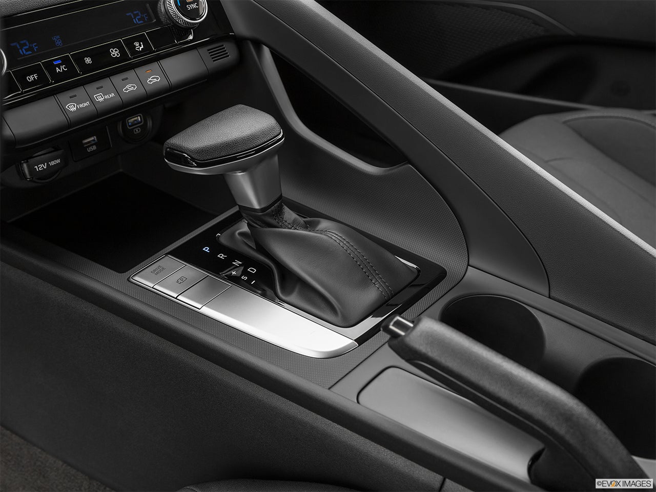 2022 Hyundai ELANTRA photo