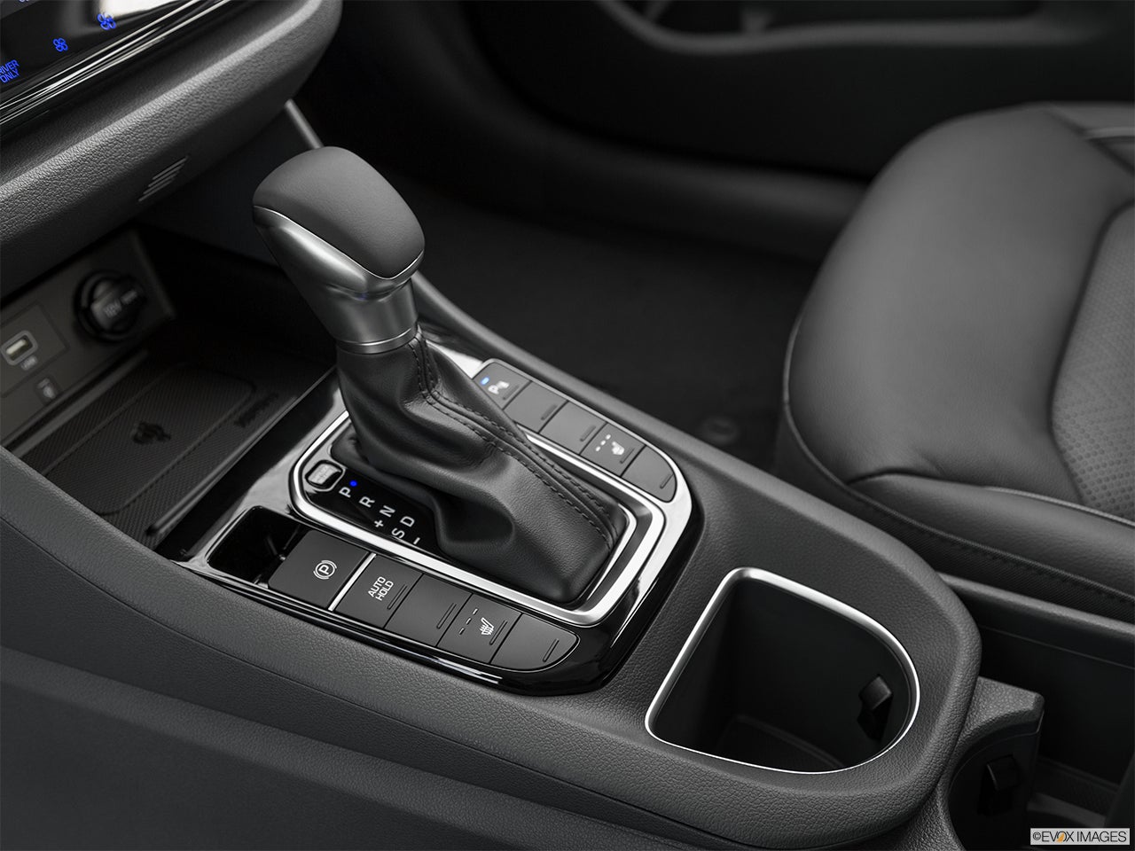 2022 Hyundai IONIQ Hybrid photo