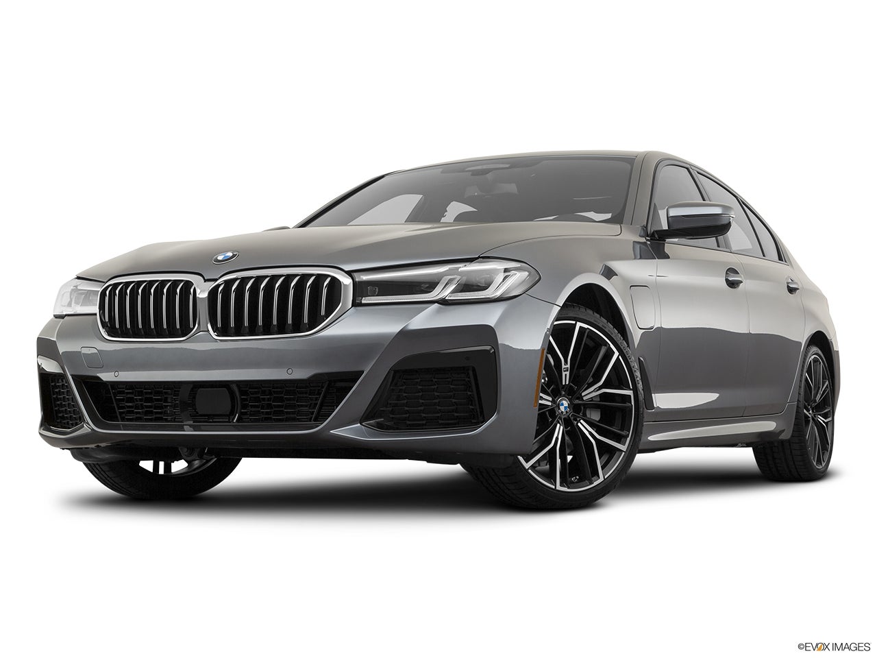 2022 BMW 5 Series photo