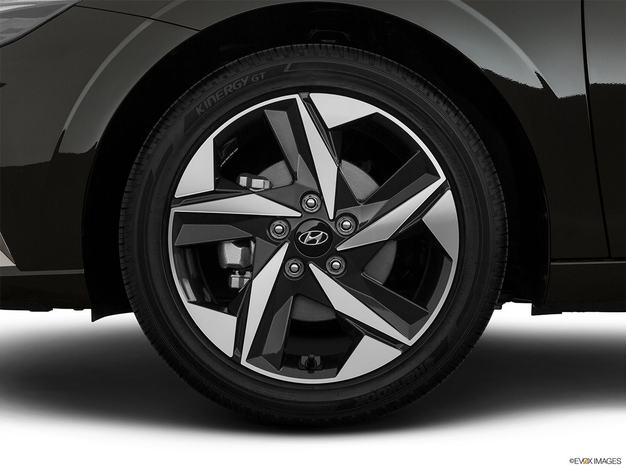 2022 Hyundai ELANTRA Hybrid photo