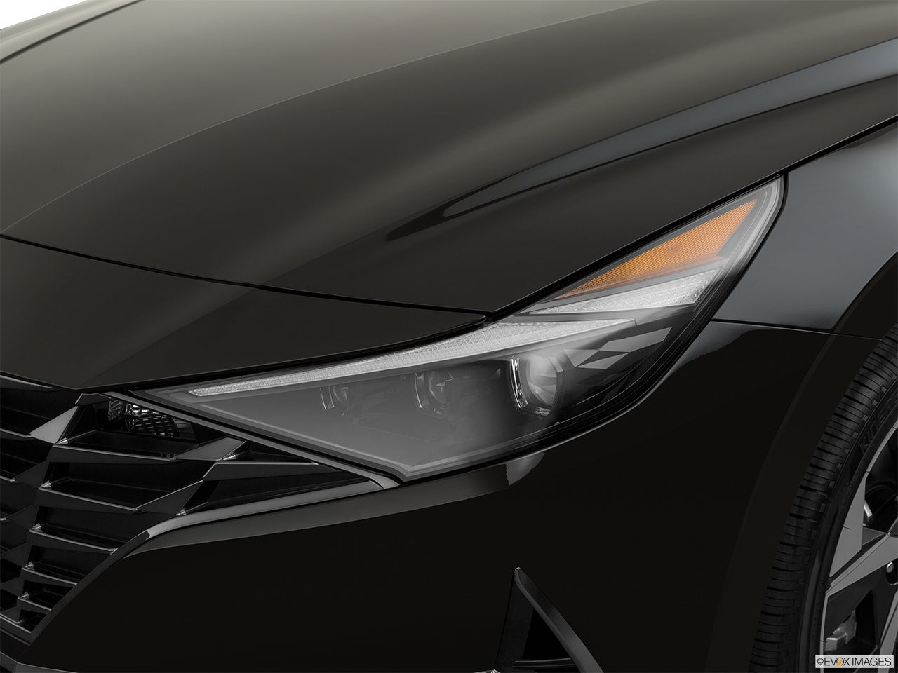 2022 Hyundai ELANTRA Hybrid photo
