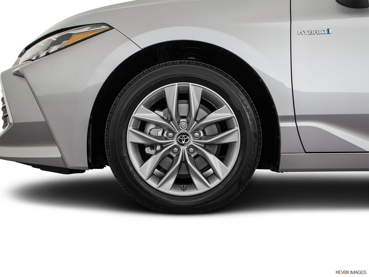 2022 Toyota Avalon Hybrid photo