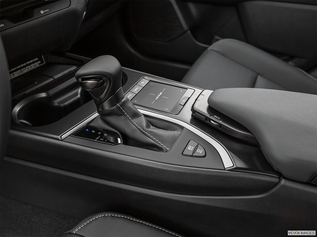 2023 Lexus UX 250h photo