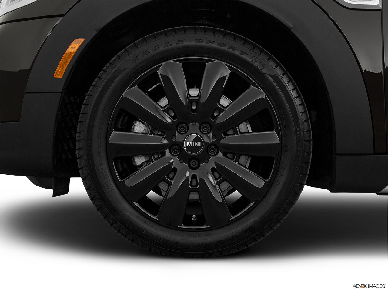 2023 MINI Countryman Plug-in Hybrid photo