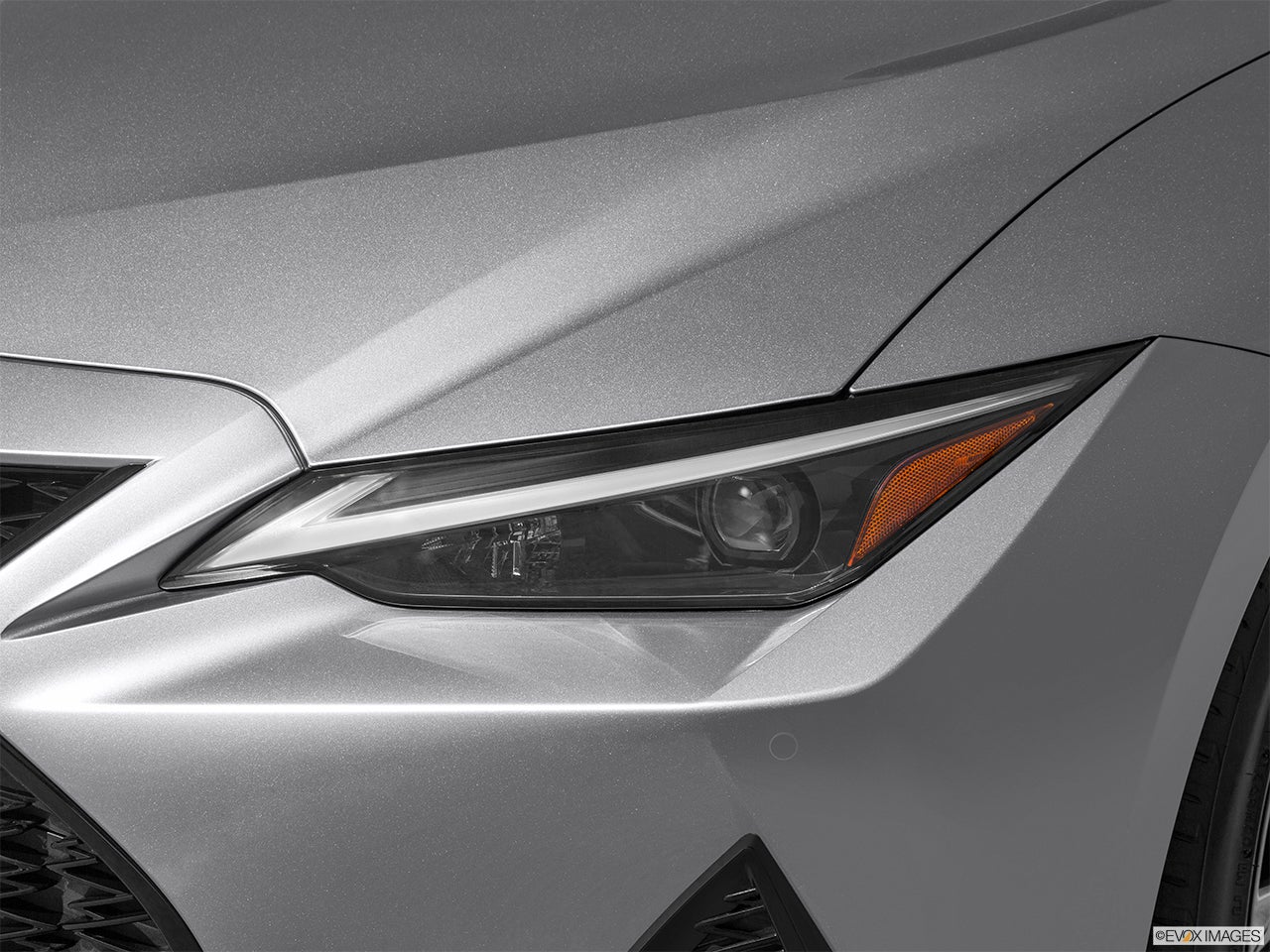 2022 Lexus IS 350 photo