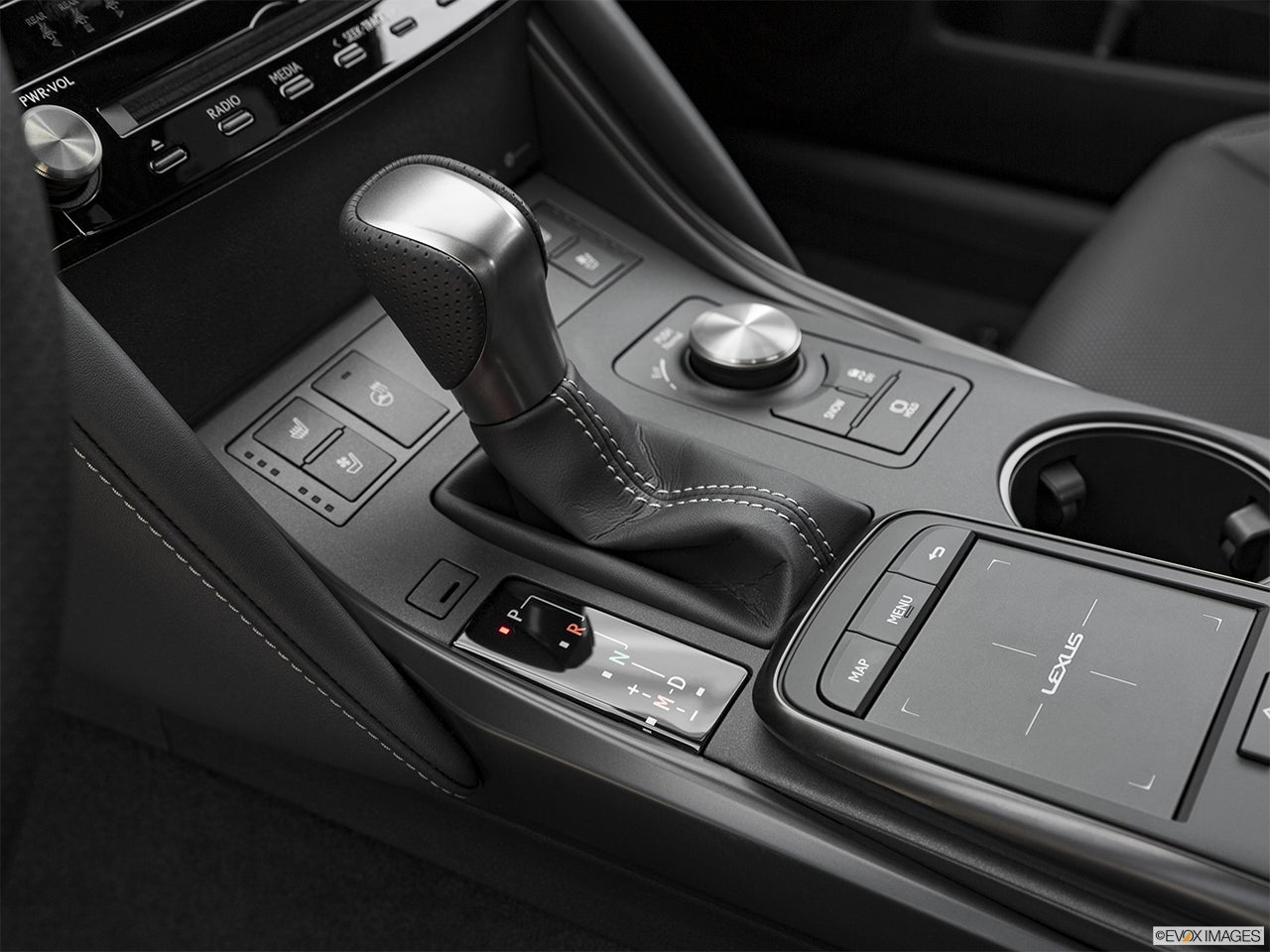 2022 Lexus IS 350 photo